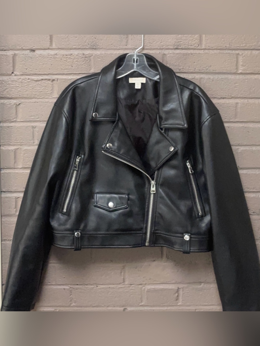 Topshop  Cropped Black Faux Leather Moto Jacket with Silver Hardware 10